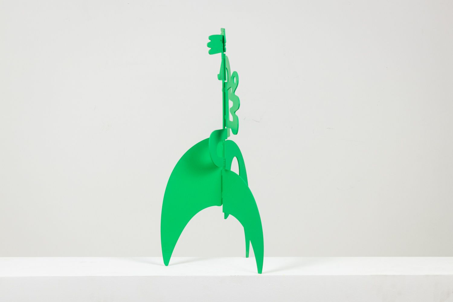 photo for sale Antonine De Saint Pierre. Green Sculpture “Le Baiser”. Contemporary.