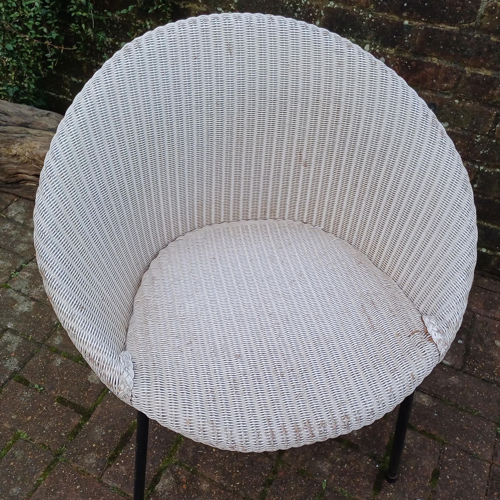 Lloyd Loom Mid Century White Wicker Cocktail Basket Weave Chair, On Black Metal Legs, Labelled photo Furniture