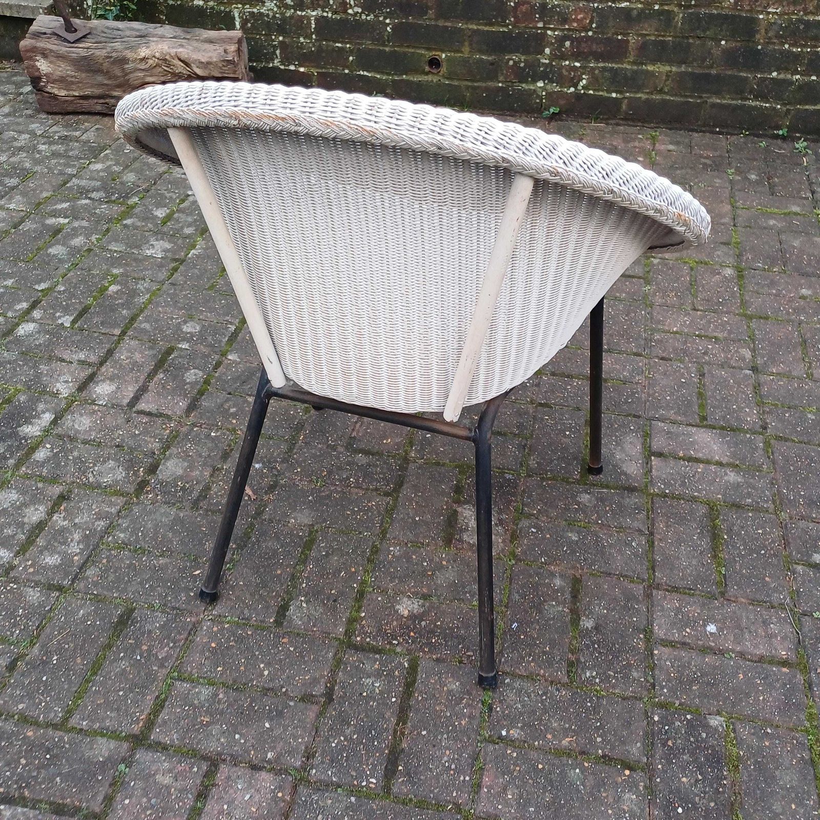 Lloyd Loom Mid Century White Wicker Cocktail Basket Weave Chair, On Black Metal Legs, Labelled photo vintage