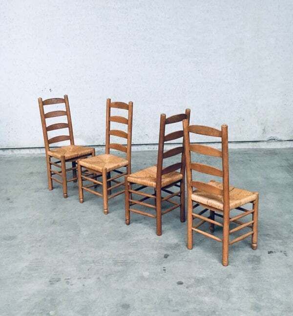photo furniture Rustieke Eiken Eetkamerstoelen Met Hoge Spijlenrug En Rieten Zitting, België, Ca. Jaren 1950