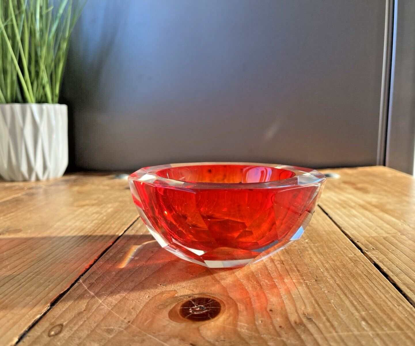 photo vinterior Mid Century Murano Sommerso 12 Sided Faceted Glass Ashtray Geode Bowl Vintage