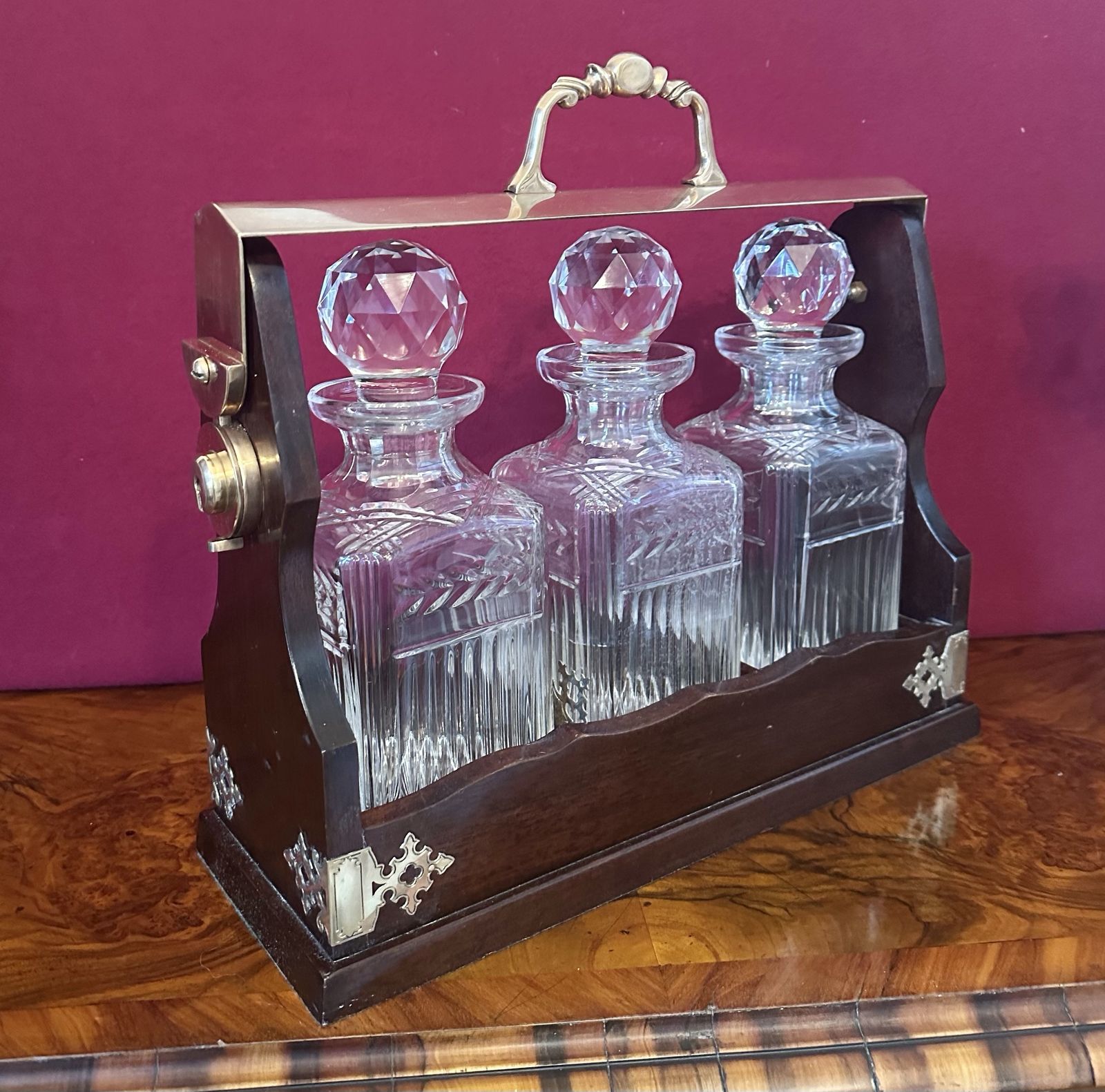 3 Decanter Tantalus