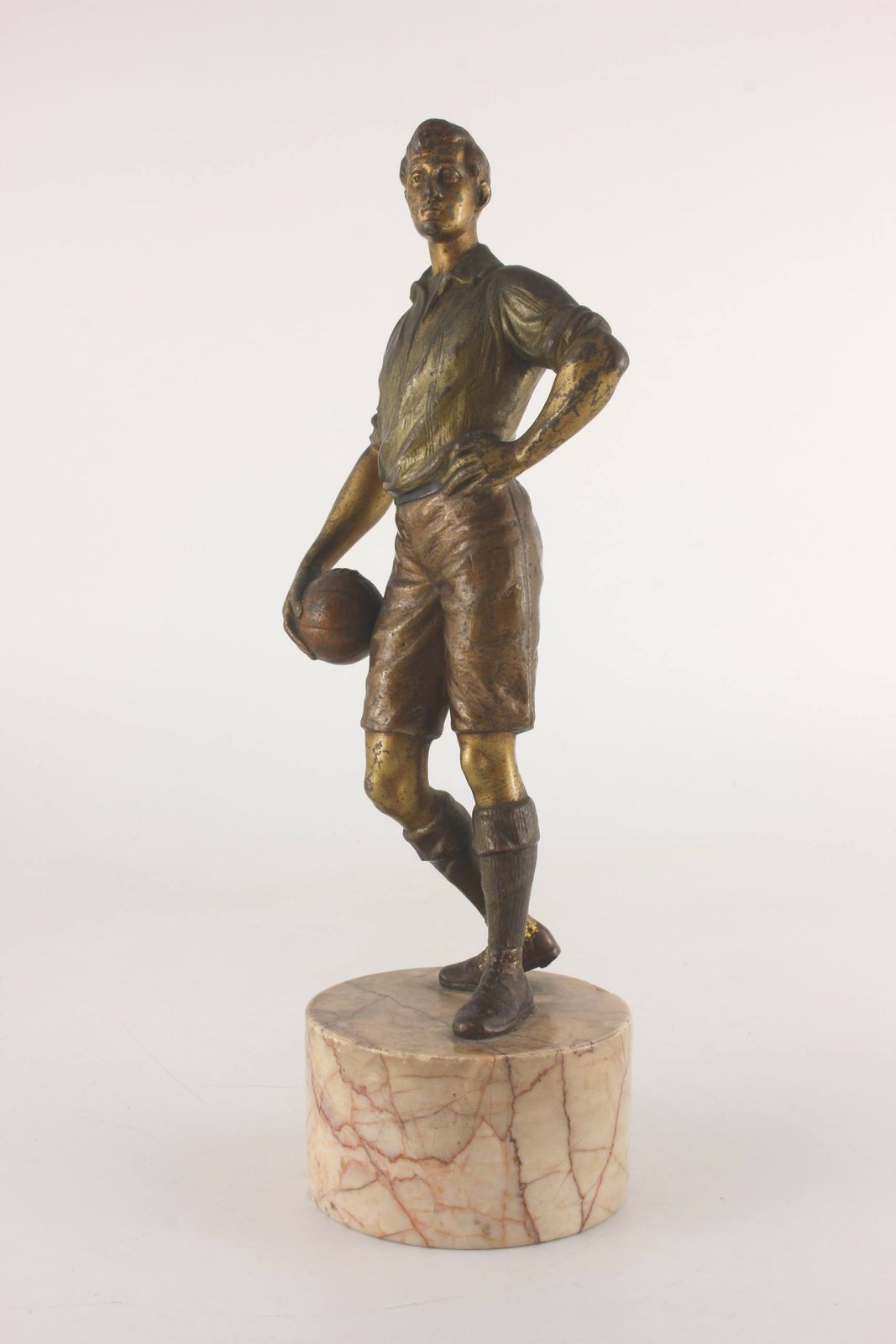 Bergman Bronze Footballer Statue. Soccer Player Football Figure C1890. photo vinterior