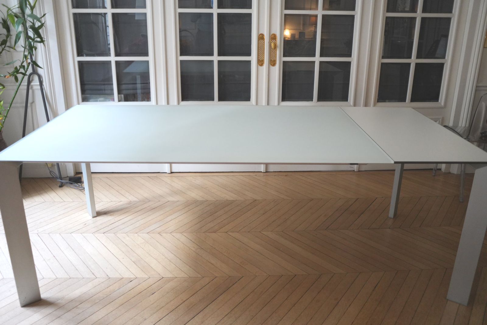 Grande table à manger italienne extensible (260 cm), modèle Nori par Bartoli Design pour Kristalia. photo 2900.0