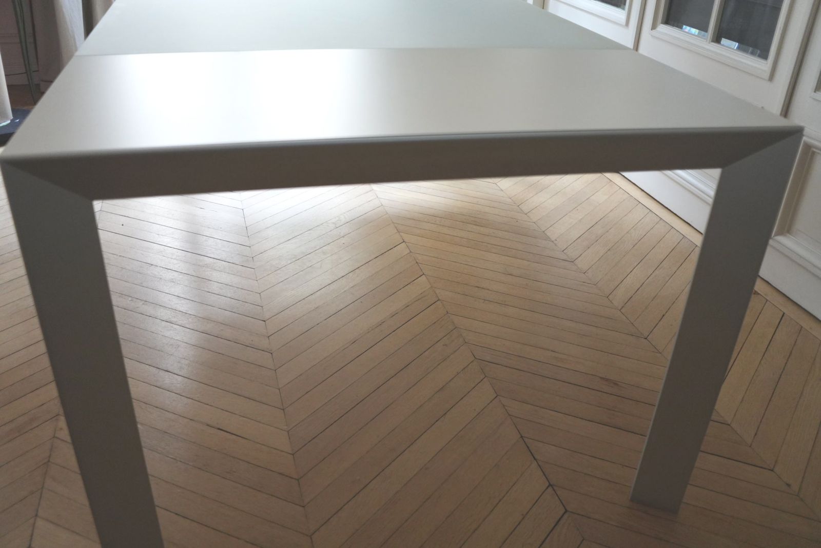 photo furniture Grande table à manger italienne extensible (260 cm), modèle Nori par Bartoli Design pour Kristalia.