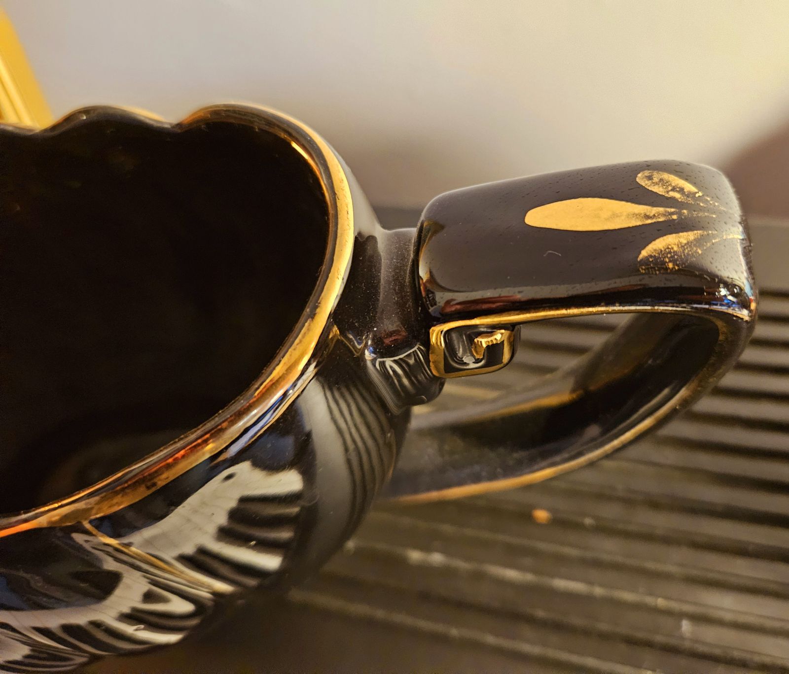 Impressive Art Deco Black Scalloped Mantle Vase With Gold Trim By Sadler photo vinterior