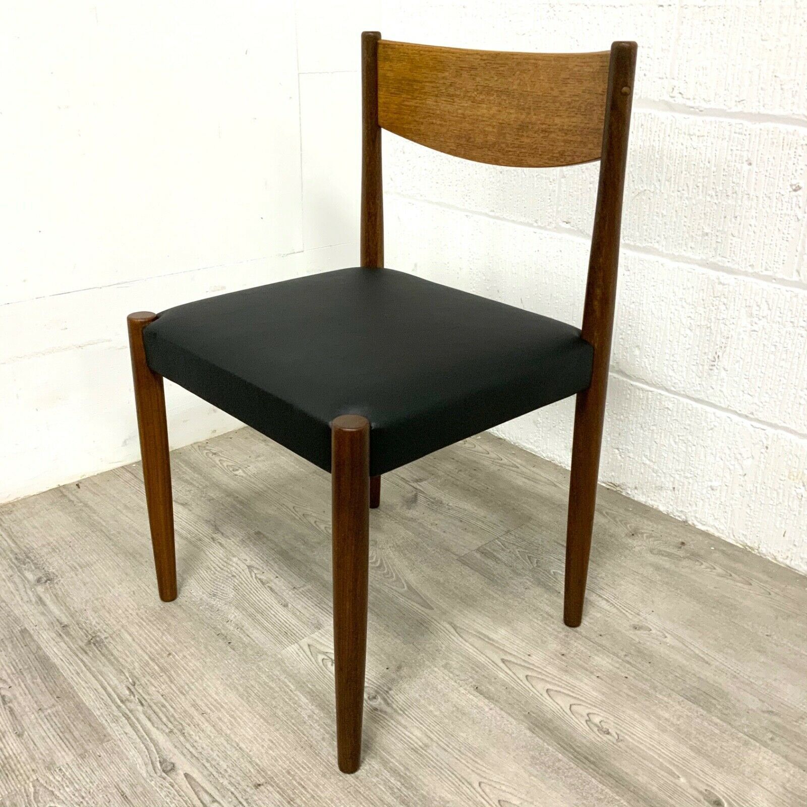 photo furniture A Set Of 6 (Six) Poul Volther For Frem Rojle Danish Dining Chairs /2