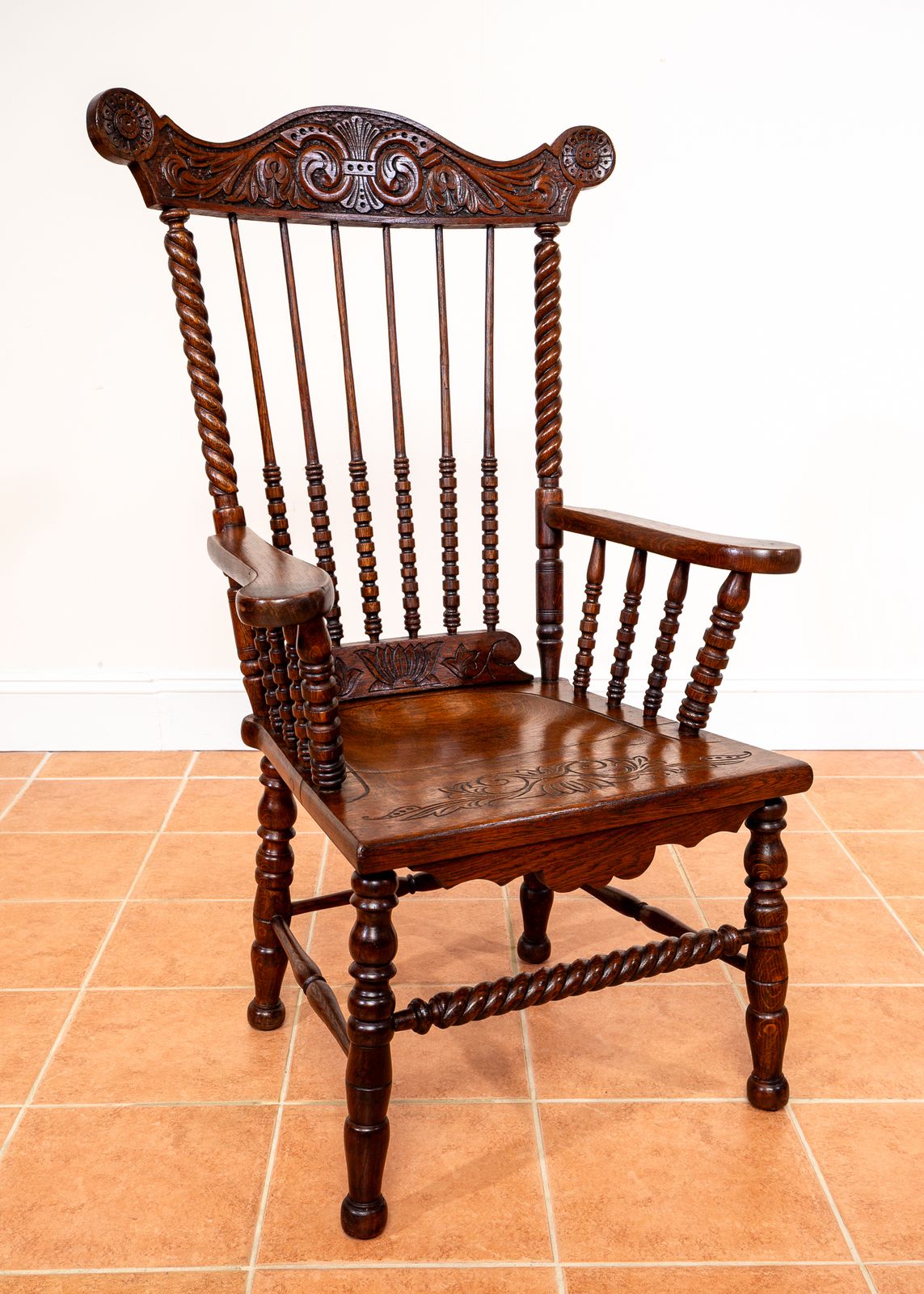 Impressive Antique Oak Windsor Chair Country House Statement Fan Back Fireside Grandfather Armchair Ornate Decorative Carver Hall Throne Chair photo vinterior