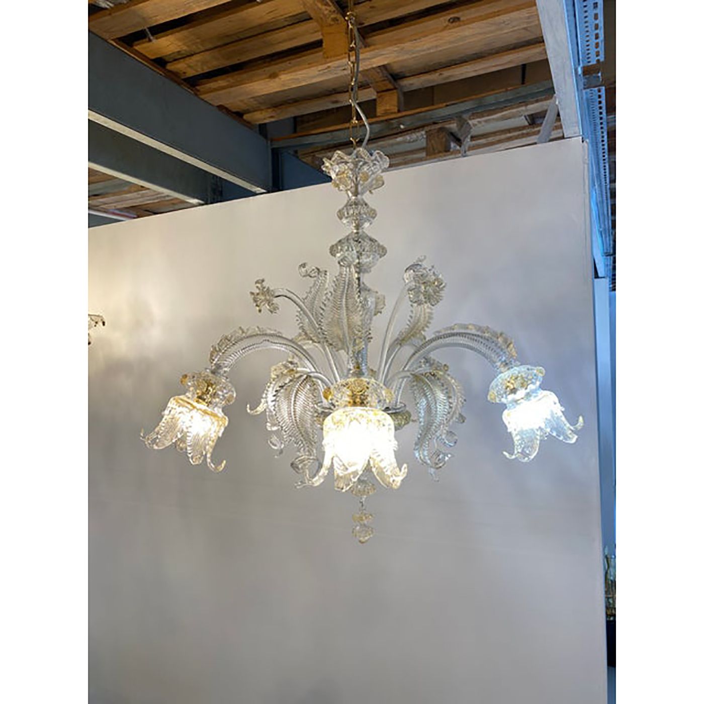 photo furniture Murano Style Glass Clear And Gold Chandelier With Flowers And Leaves