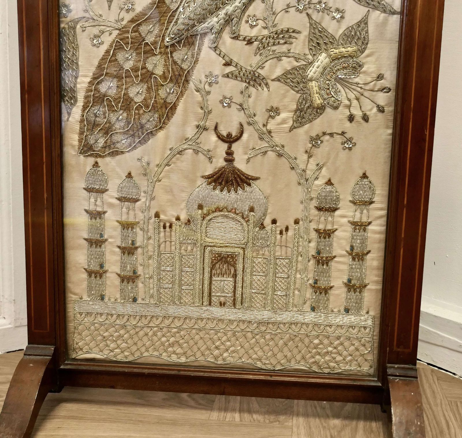 Indian Embroidered Silver And Gold Taj Mahal Screen photo vinterior