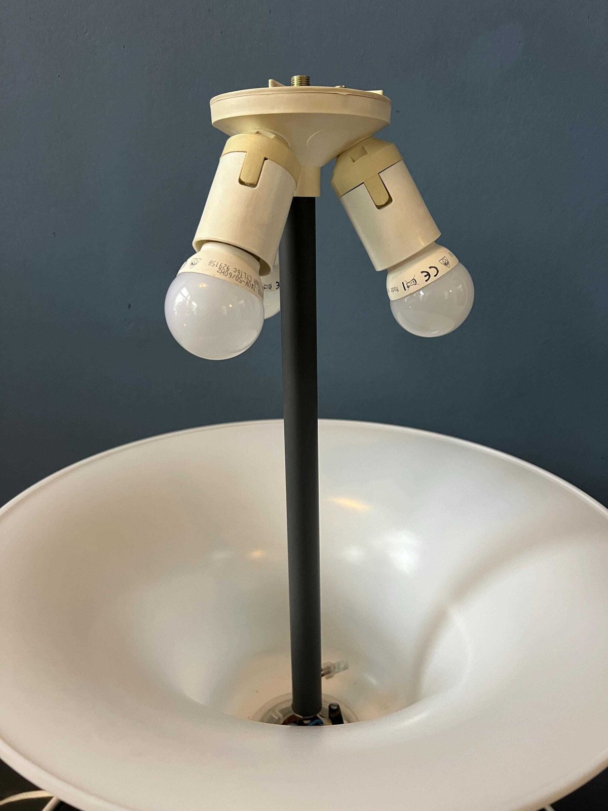 photo for sale Grote Witte Dijkstra Synthetische Paddenstoellamp – Tafel  Of Vloerlamp