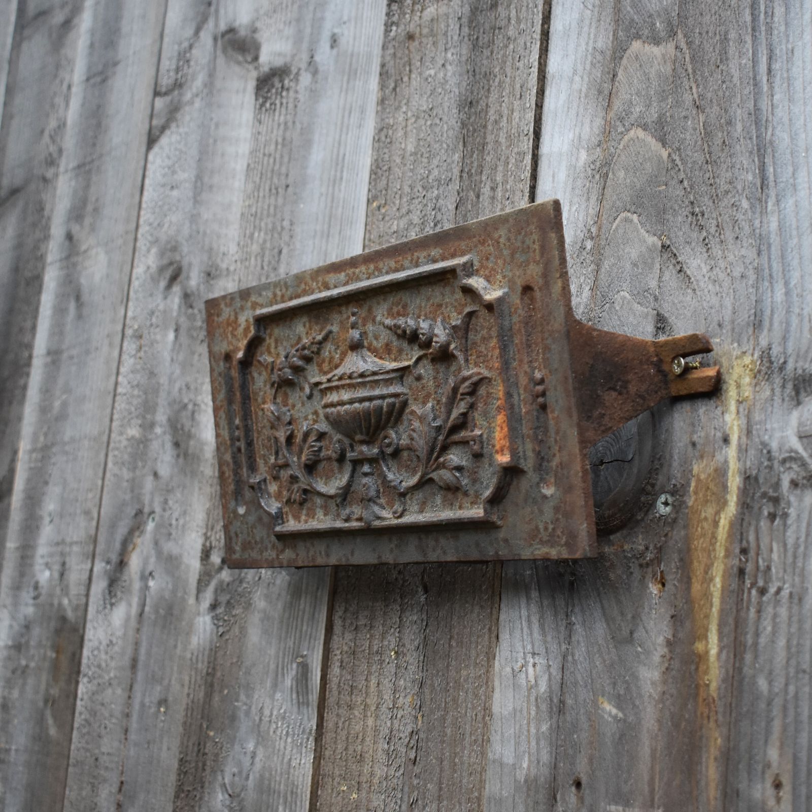 Antique Victorian Salvaged Cast Iron Flower And Urn Wall Plaque Fireplace Panel photo vinterior