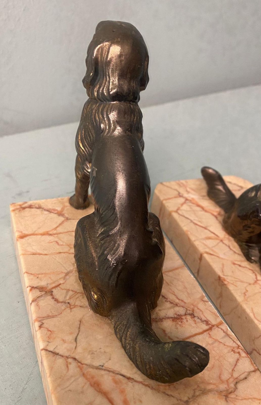 photo vinterior Art Deco France Pair Of Metal Bookends Featuring Dogs With A Fine Marble Base