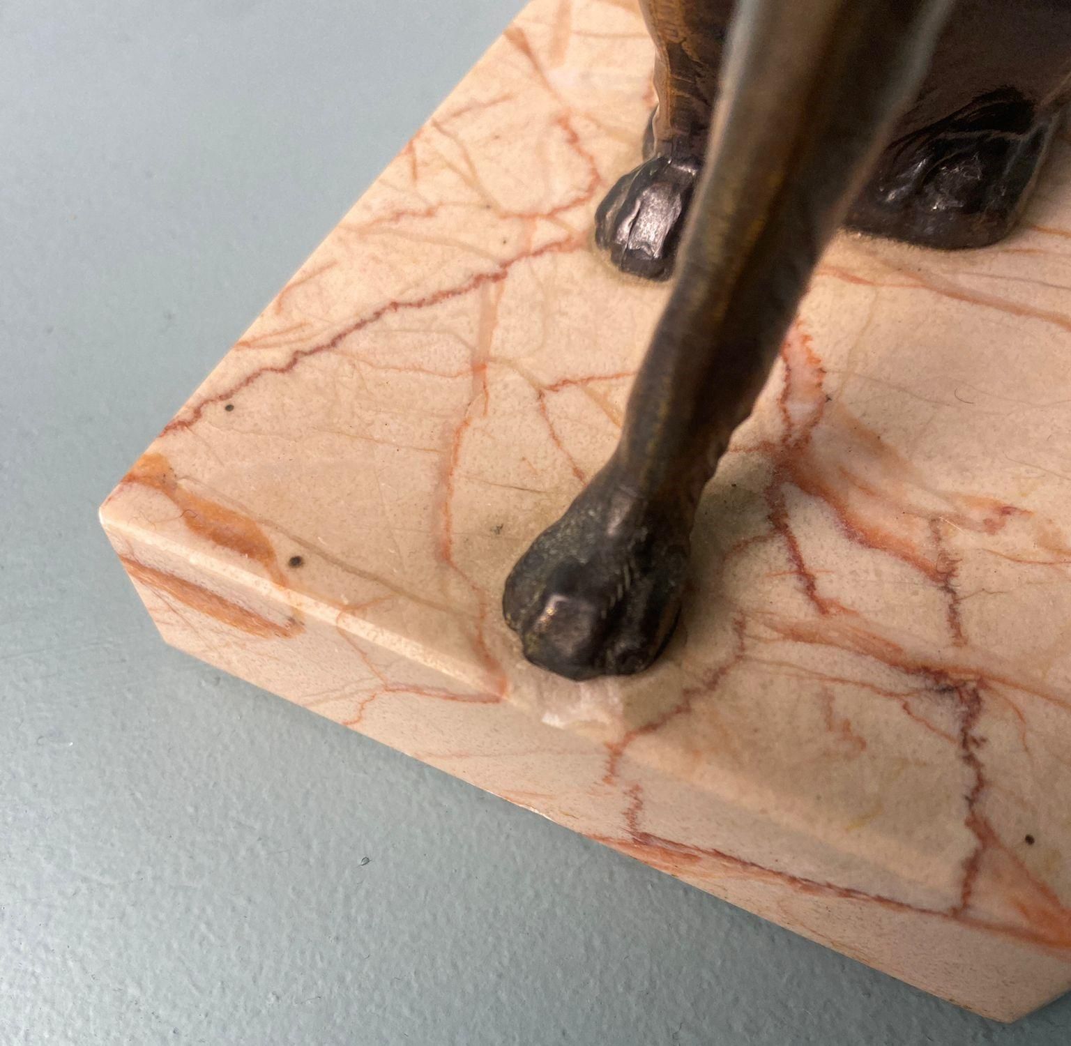 photo vintage Art Deco France Pair Of Metal Bookends Featuring Dogs With A Fine Marble Base