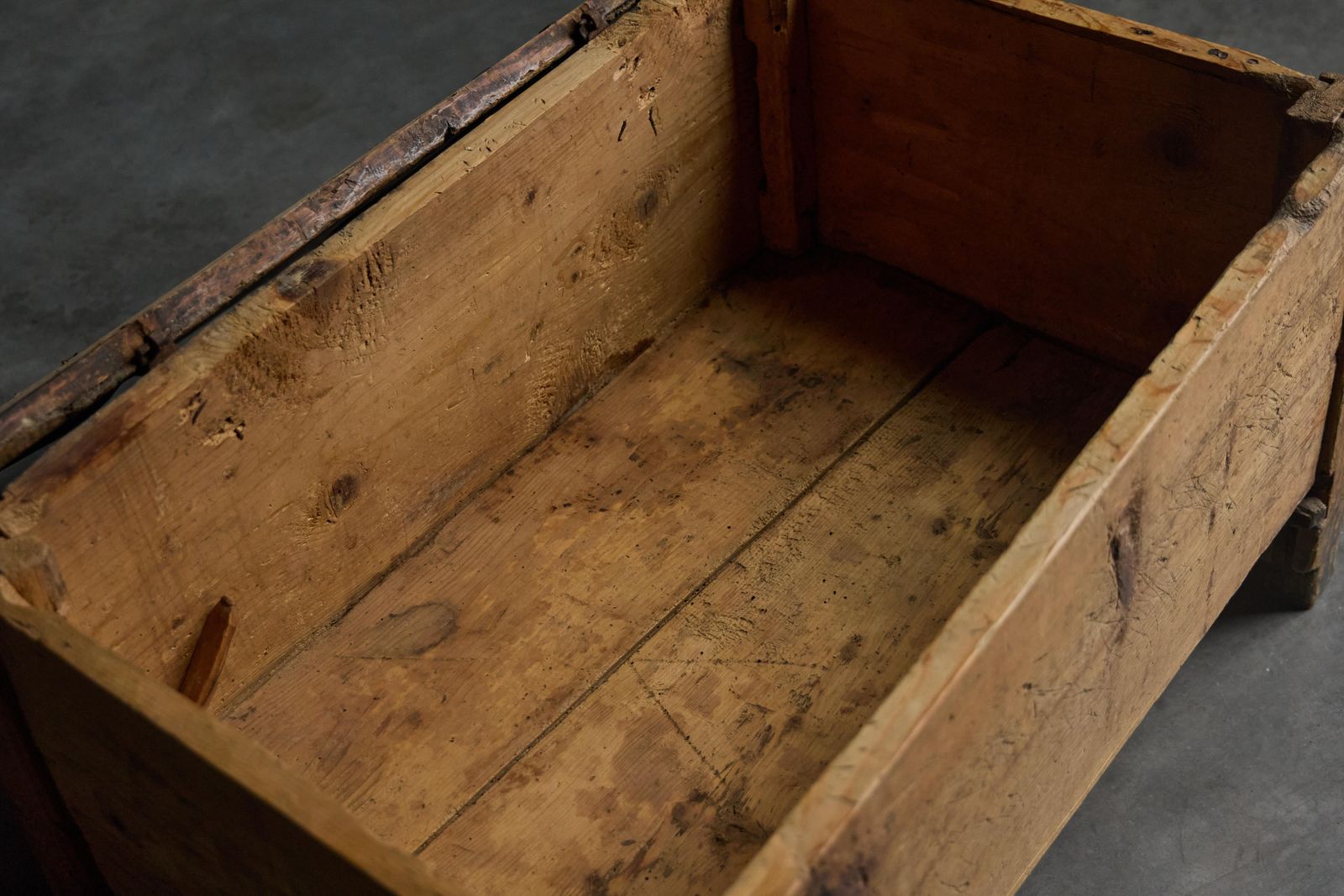 Primitive Rural Chest, France, 19th Century photo vinterior