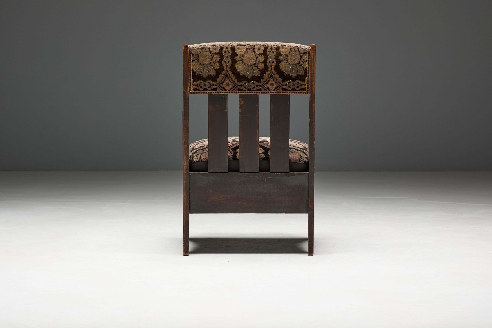 3087.0 Arts And Crafts Oak Armchair, Uk, 1900s photo