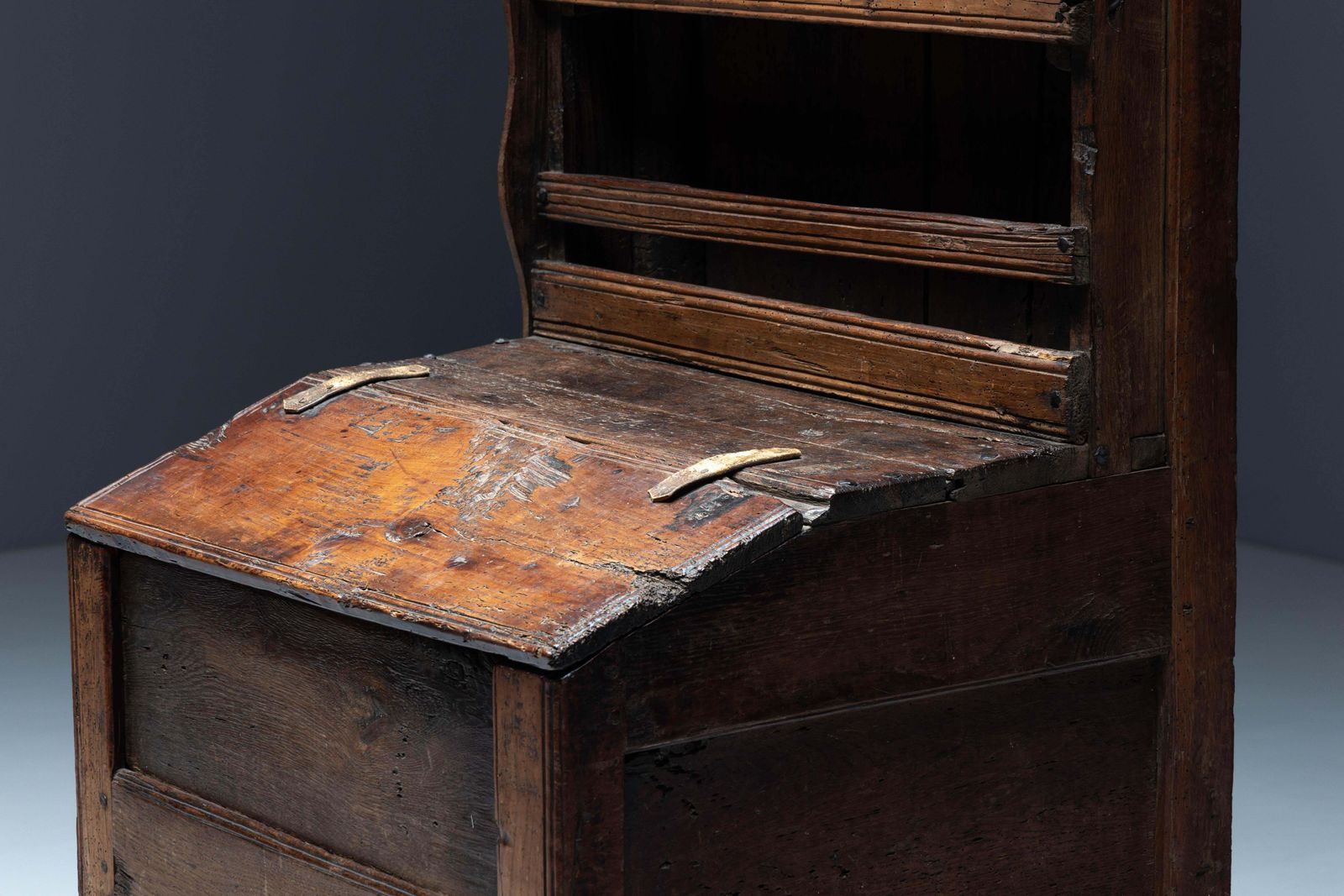photo vinterior Primitive Folk Art Shelving Cupboard, France, 19th Century