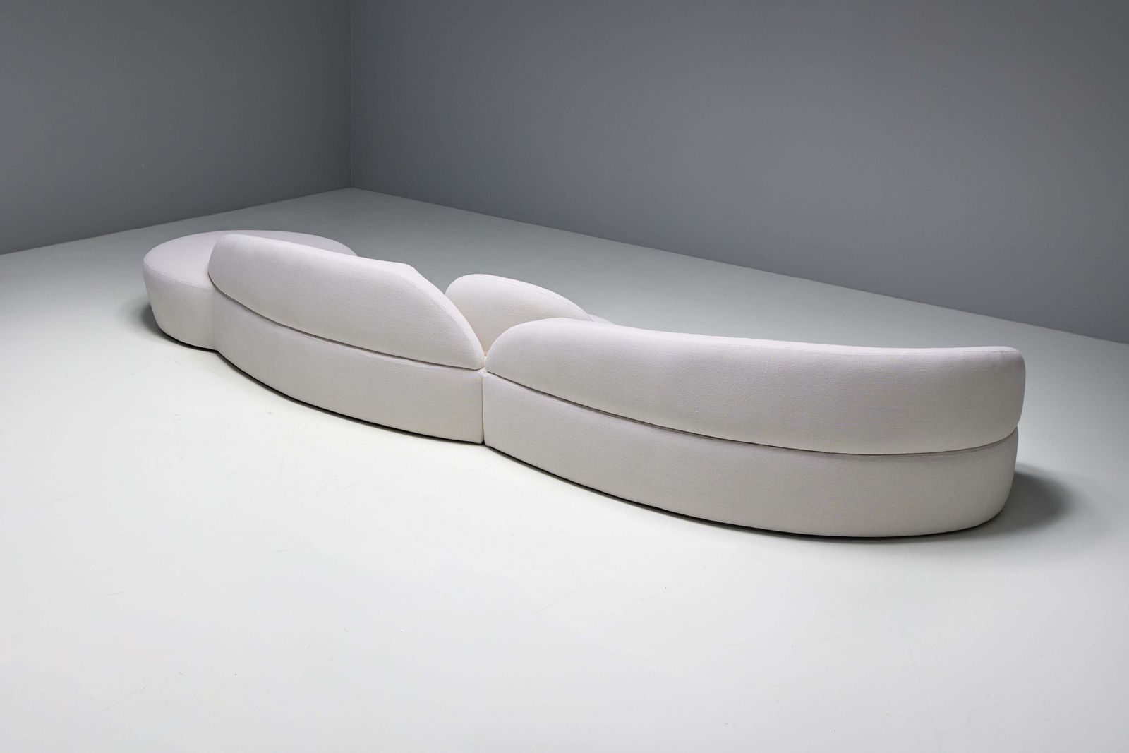 46575.0 Sofa By Vladimir Kagan For Roche Bobois, France, 2003 photo