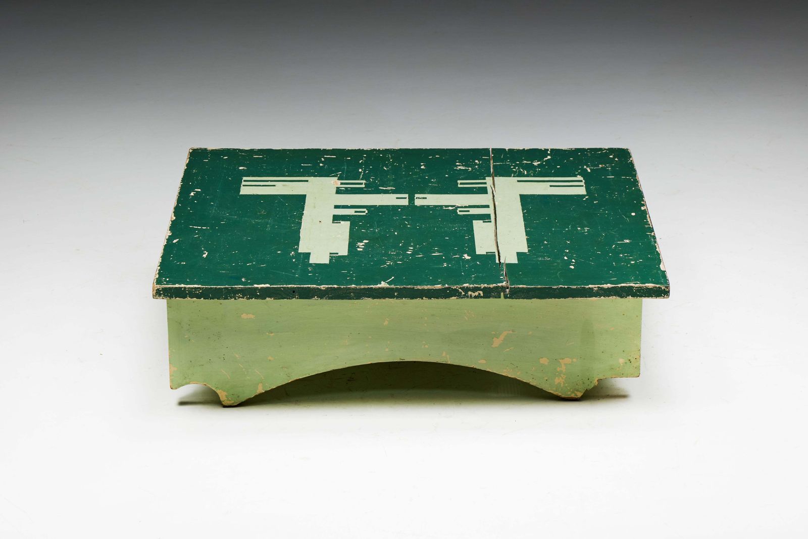 photo furniture Green Art Populaire Side Table, France, 19th Century