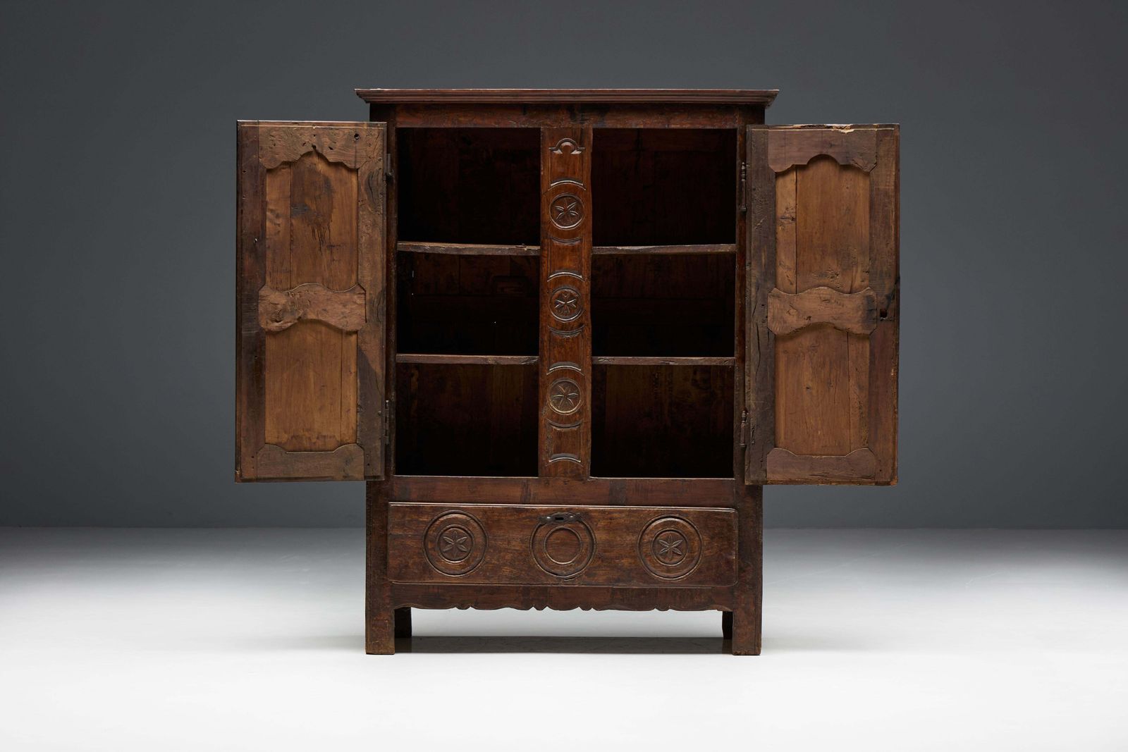 Travail Populaire Cabinet, France, 19th Century photo vinterior