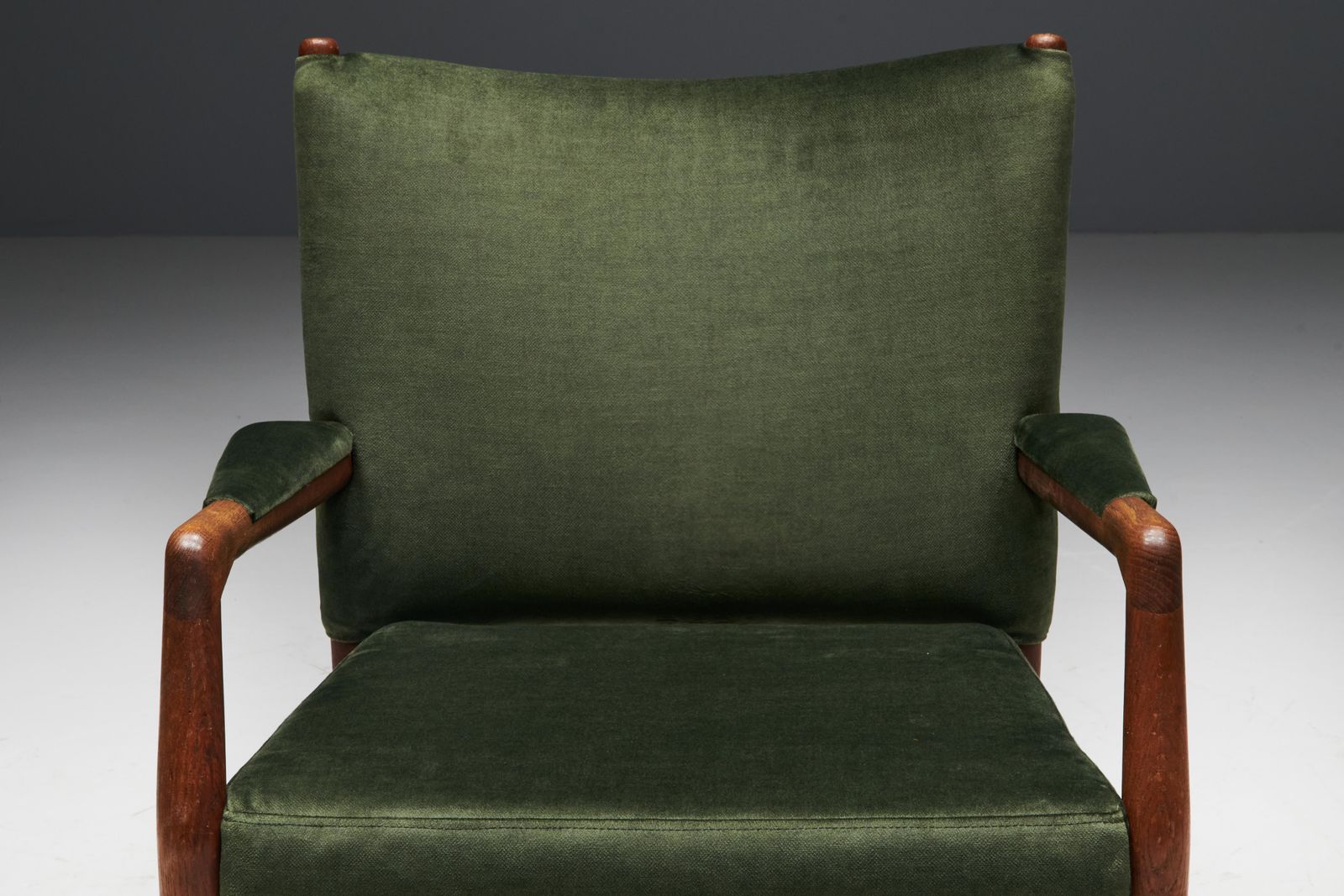 photo furniture Conference Chairs By Hans J. Wegner For The Aarhus City Hall, Denmark, 1940s