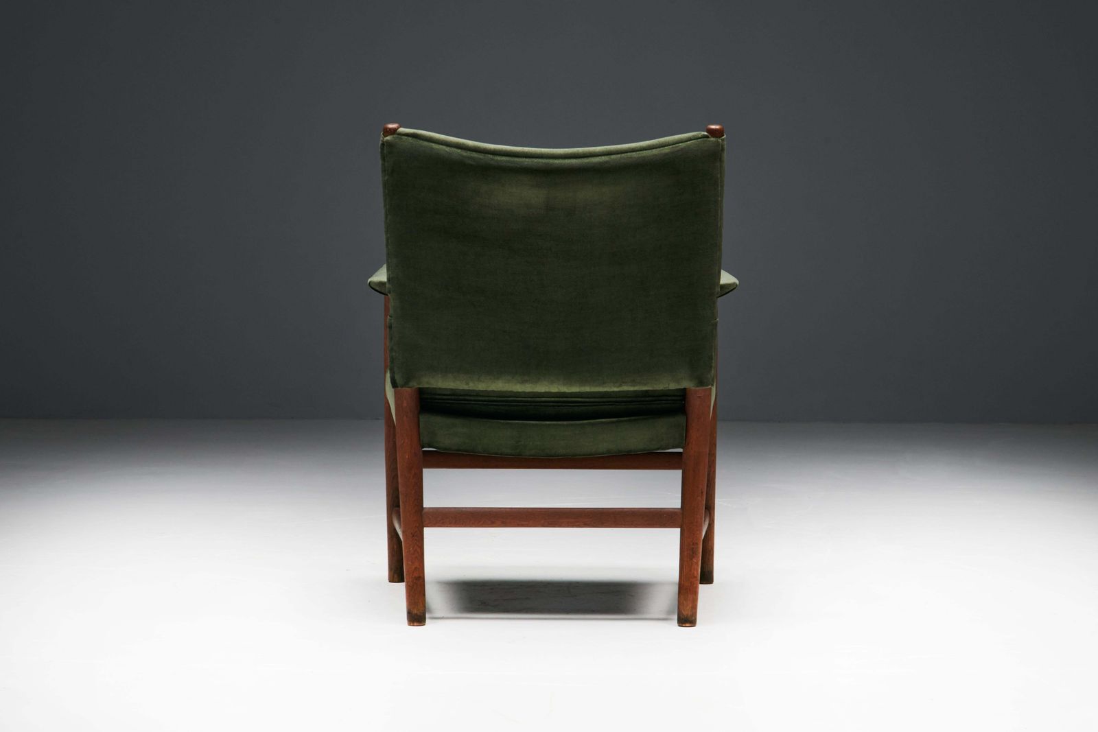4076.0 Conference Chairs By Hans J. Wegner For The Aarhus City Hall, Denmark, 1940s photo