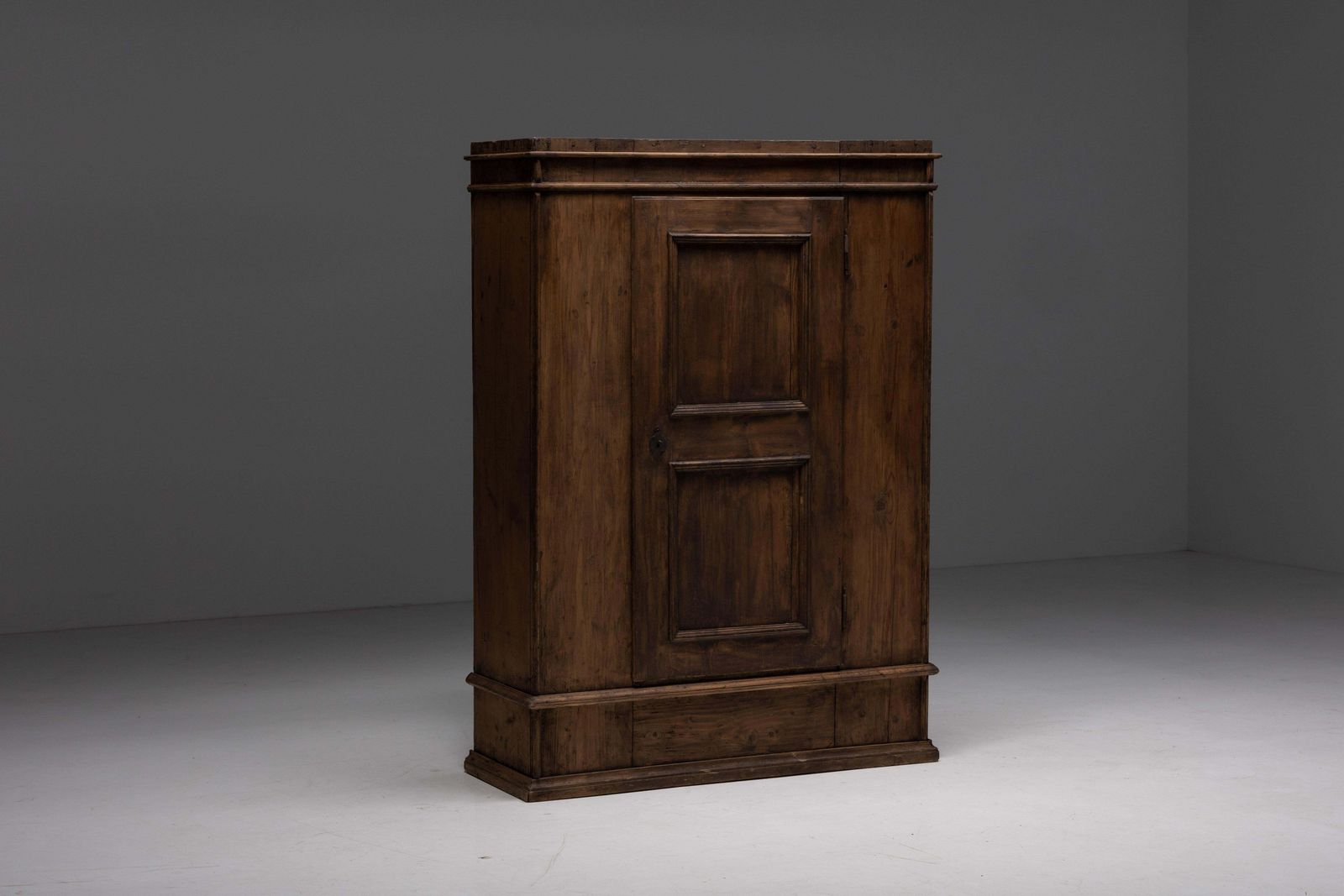 Rustic Travail Populaire Alpine Cabinet, Switzerland, 1800 photo furniture