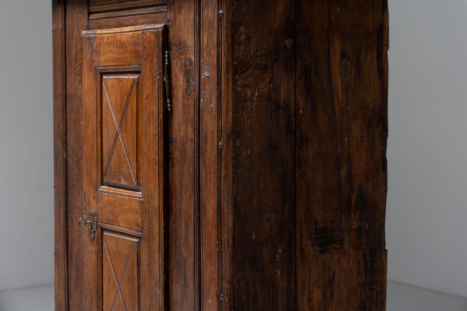 photo vinterior Rustic Wabi Sabi Cabinet, France, 19th Century