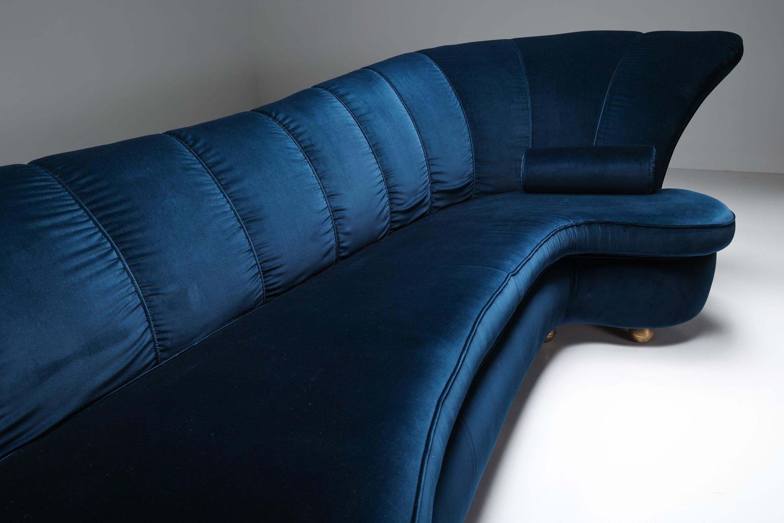 photo vinterior Velvet Sofa Attributed To Marzio Cecchi, Italian Design, Glam Canape, 1970's