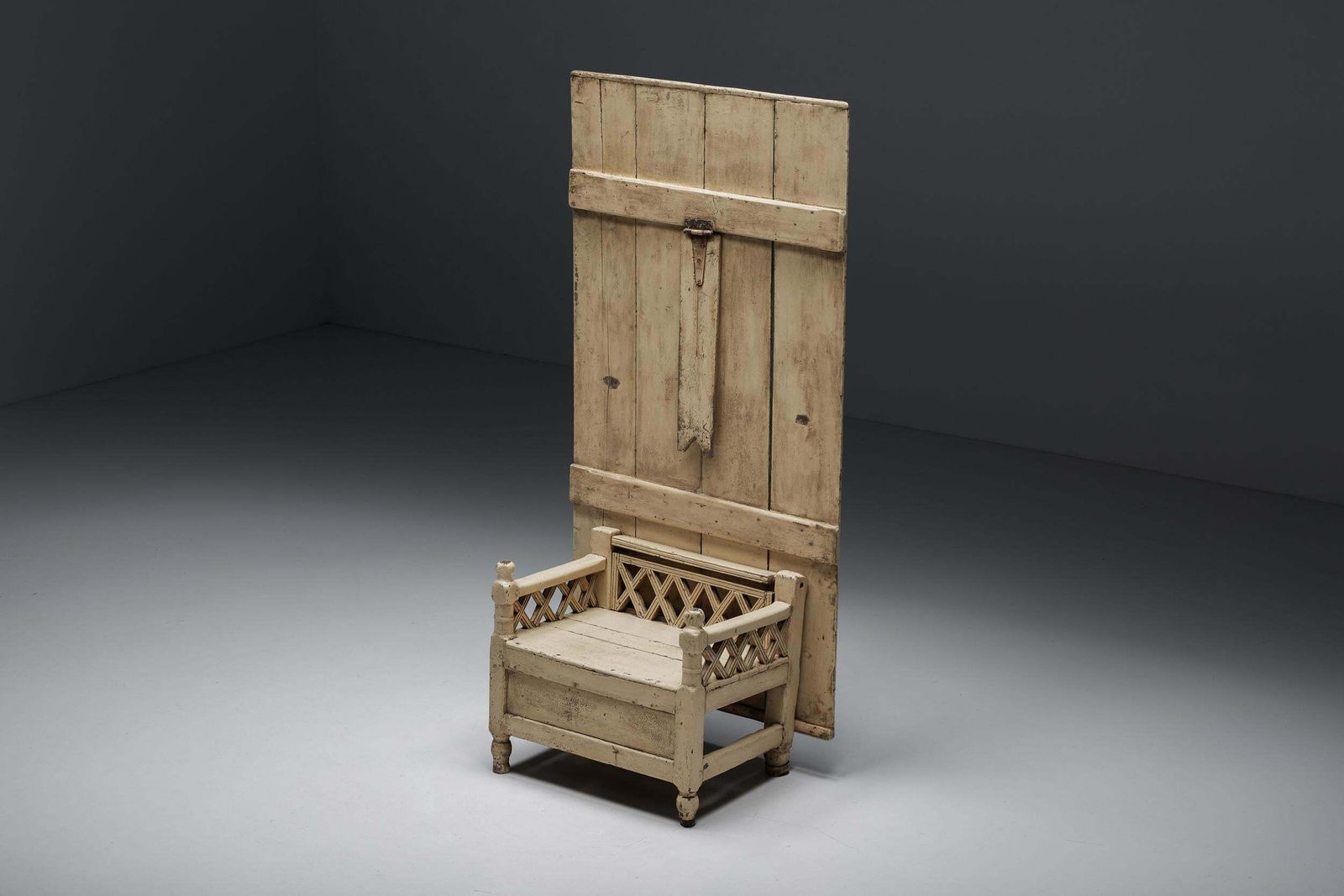 Irish Wooden Settle Chair, 19th Century photo furniture