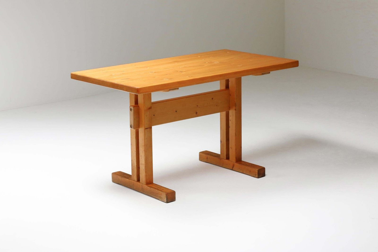 Pine Perriand Tables, French Modernism photo vinterior