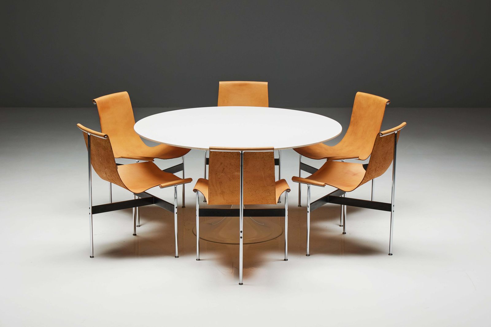 photo vinterior Tulip Dining Table By Eero Saarinen For Knoll, United States, 1960s