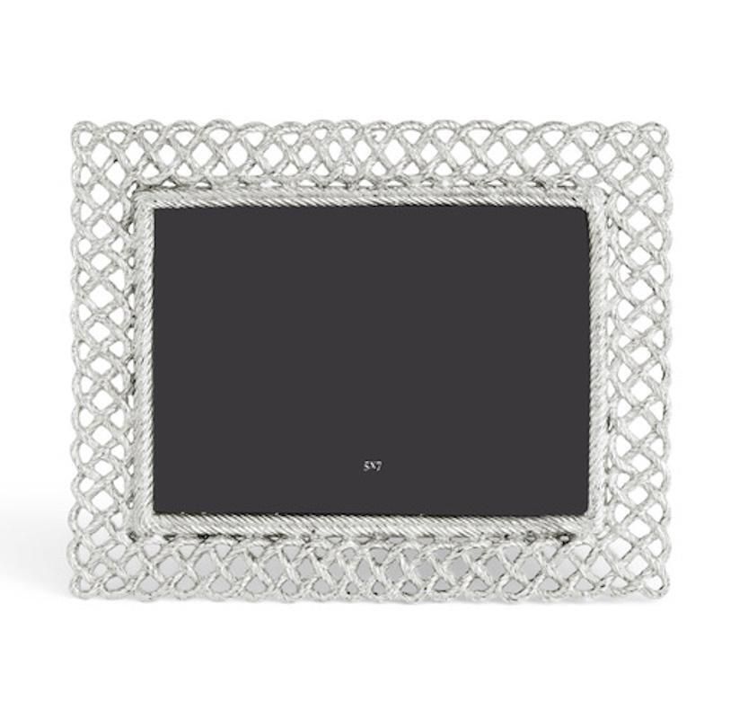 Love Knot Photo Frame In Silver Metal, Medium Size Model. photo vinterior