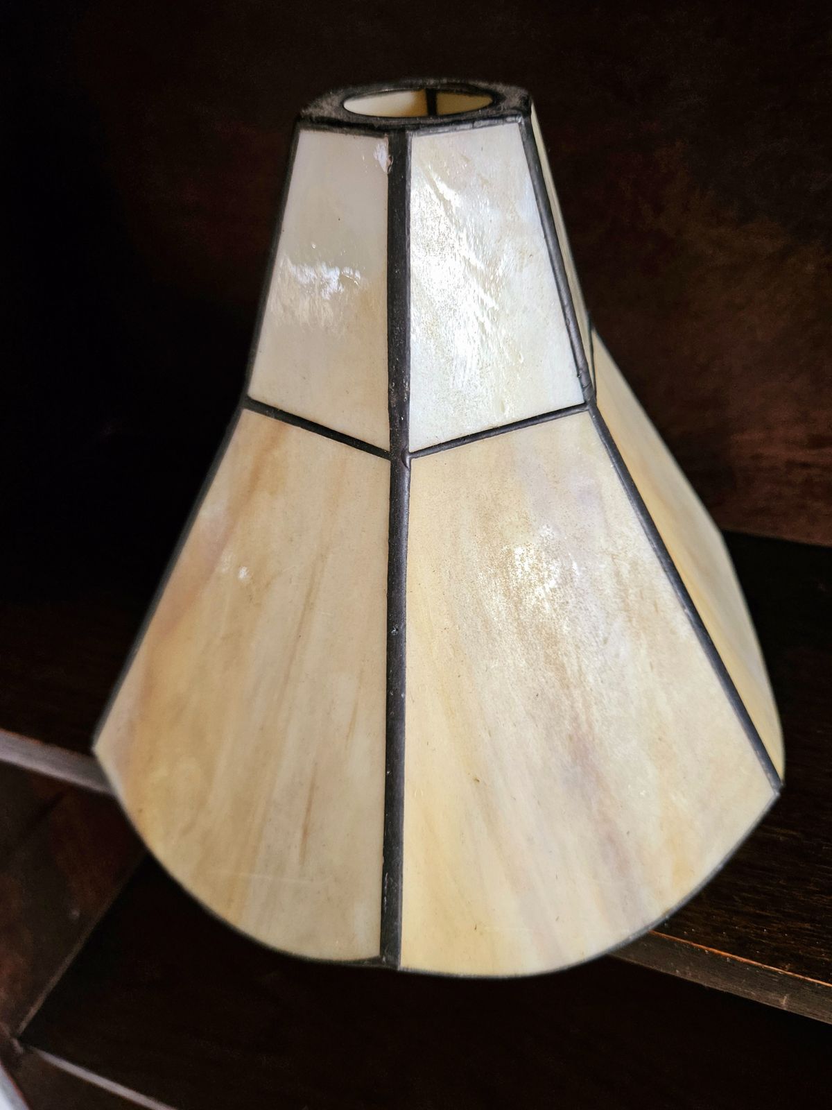 Art Deco Tiffany Style Lamp Shade In Honey & Cream Slag Glass photo for sale