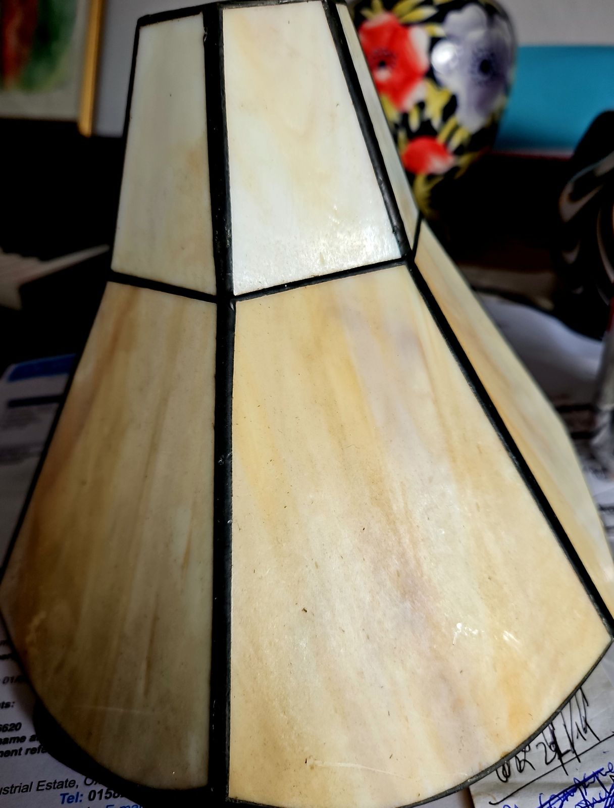 photo furniture Art Deco Tiffany Style Lamp Shade In Honey & Cream Slag Glass