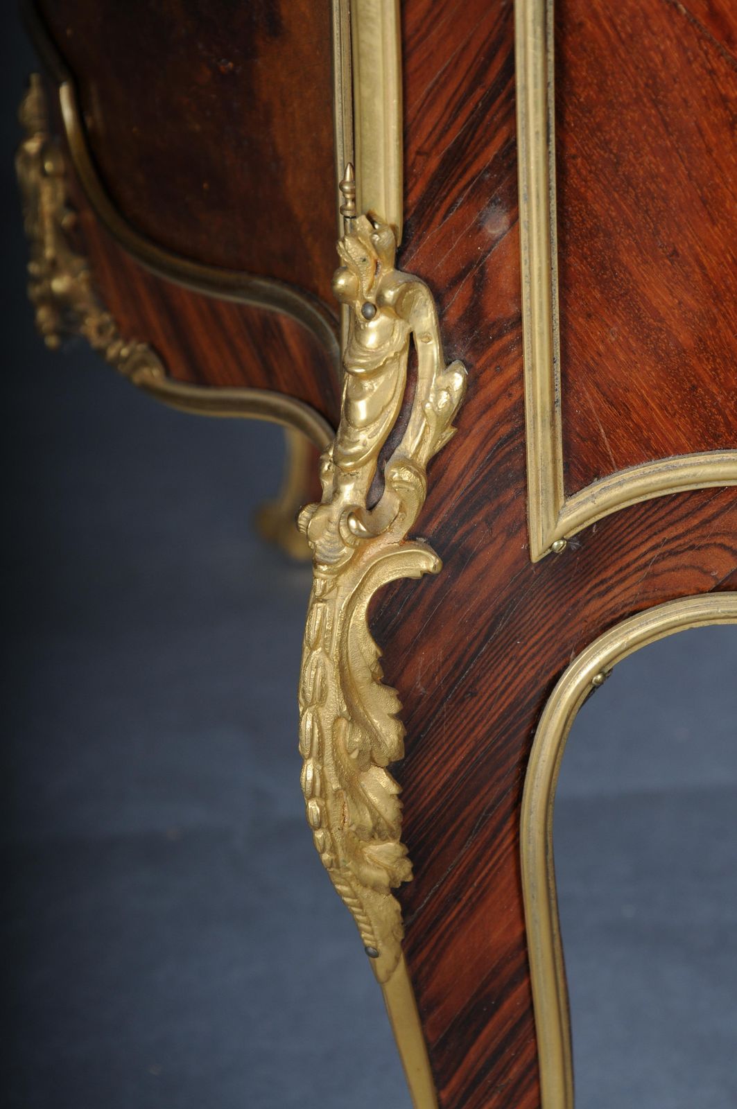 photo vintage Antique Louis XV Display Cabinet Napoleon III, Paris, Around 1880