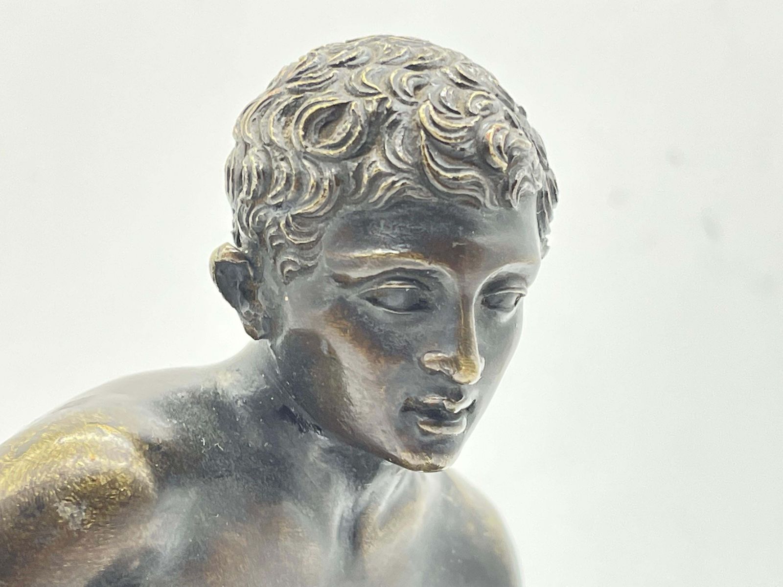 photo vinterior Seated Athletic Bronze Sculpture / Figure Greek   Roman Mythology
