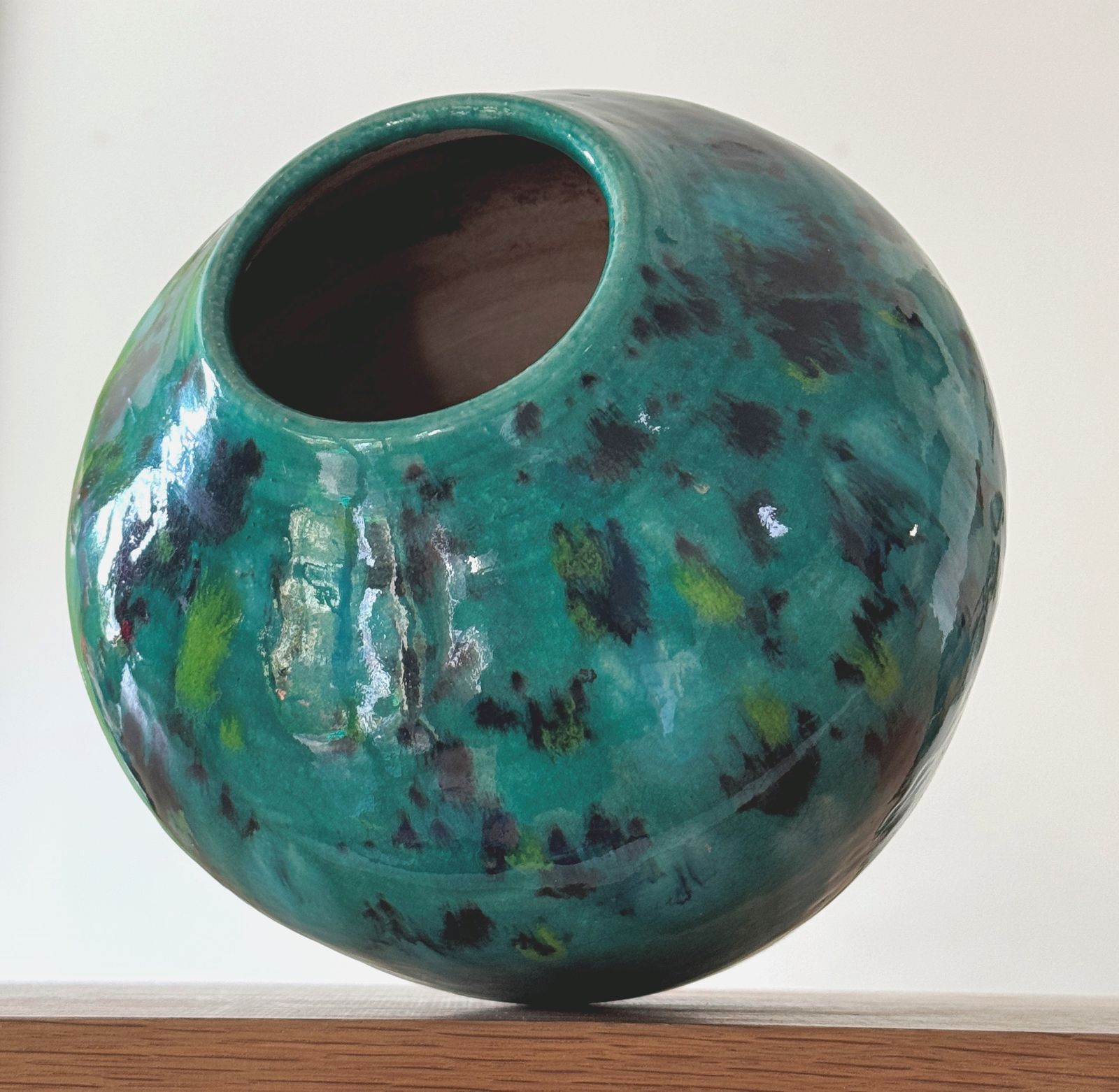 Studio Art Pottery Green Vase photo 80.0