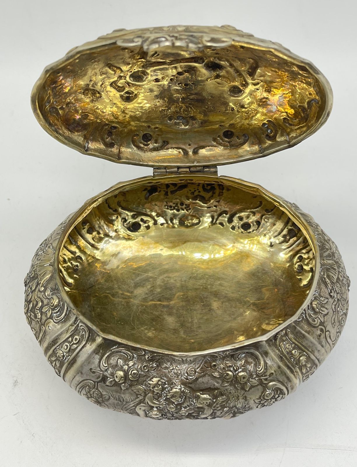 photo for sale Exclusive Bonboniere / Sugar Lidded Box 800 Silver Germany Gilded, Flowers Putto
