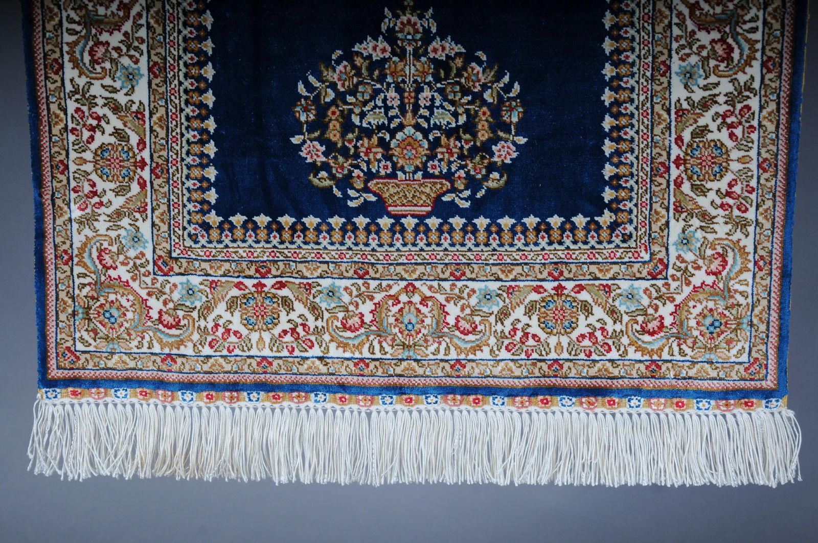 Anatolian Prayer Rug/Tapestry Cotton/Silk, 20th Century photo vinterior