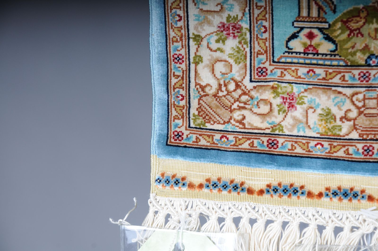 Royal Ozipek Silk Carpet/Tapestry Hereke Signed, 20th Century. Blue photo vinterior