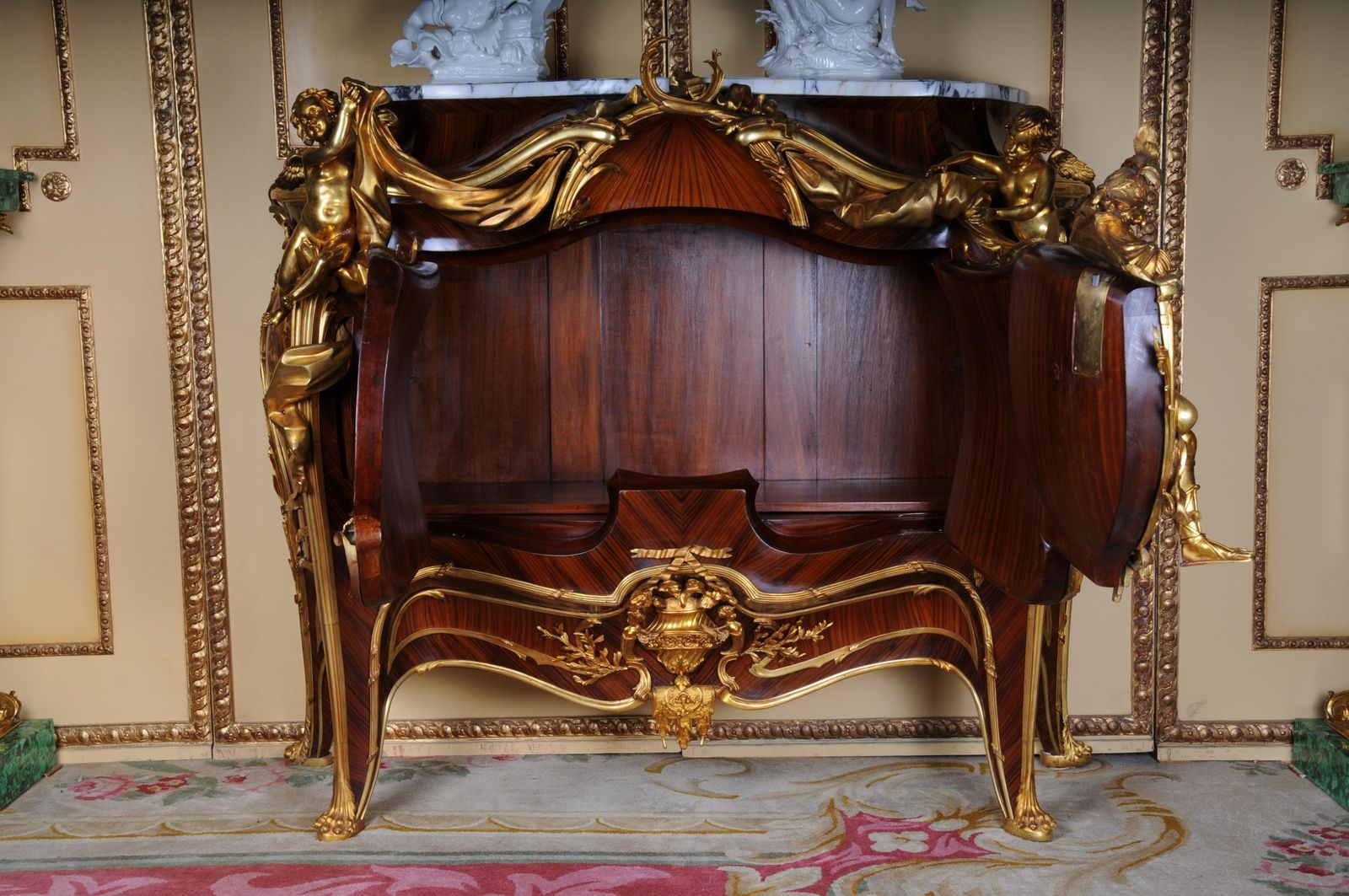 55470.0 Majestic Chest Of Drawers Designed By Francois Linke & Leon Massagé, Paris photo