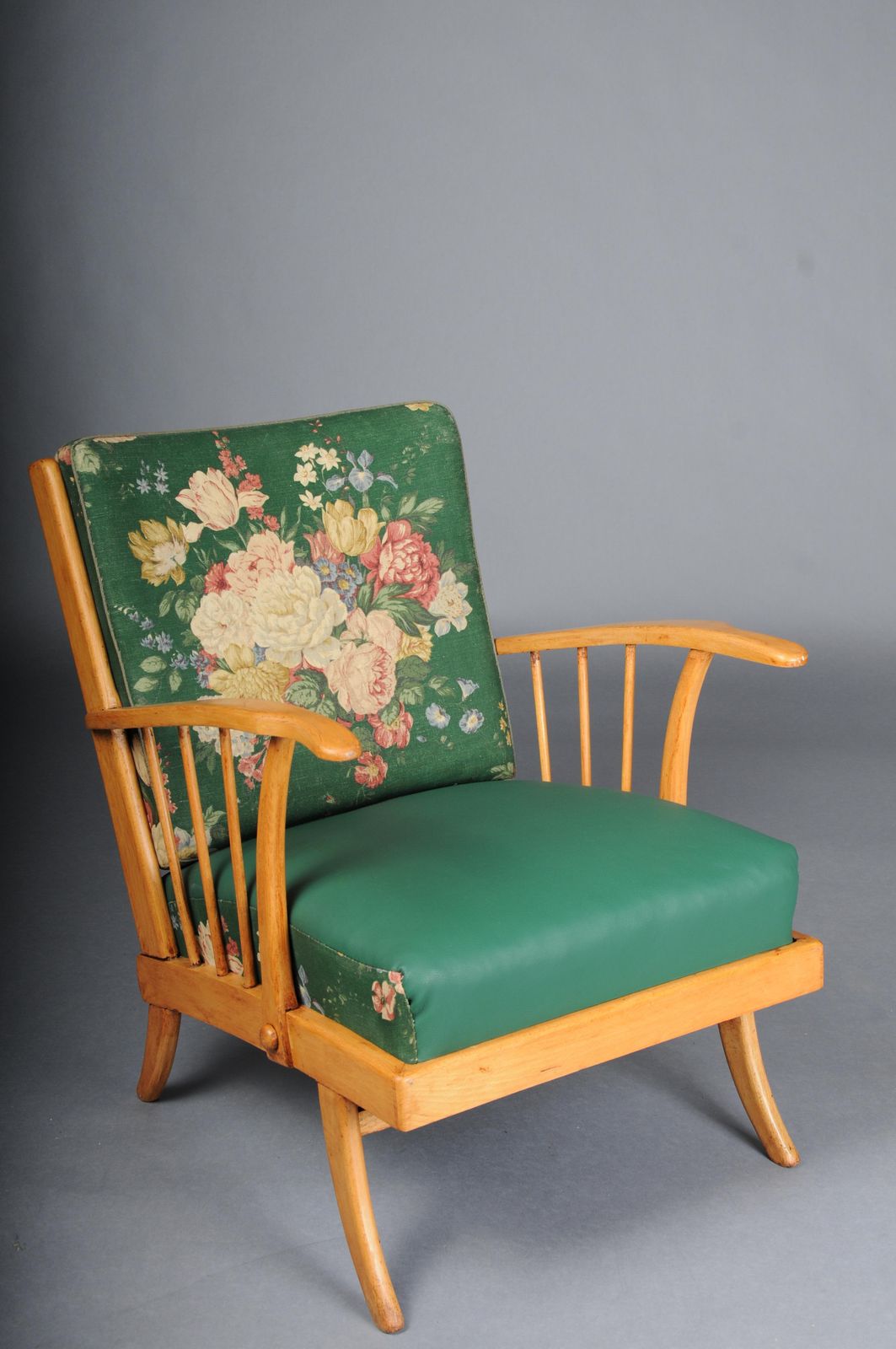 Impressive 1950s Armchair/Club Chair/Lounge Chair Paolo Buffa, Maple. photo Furniture