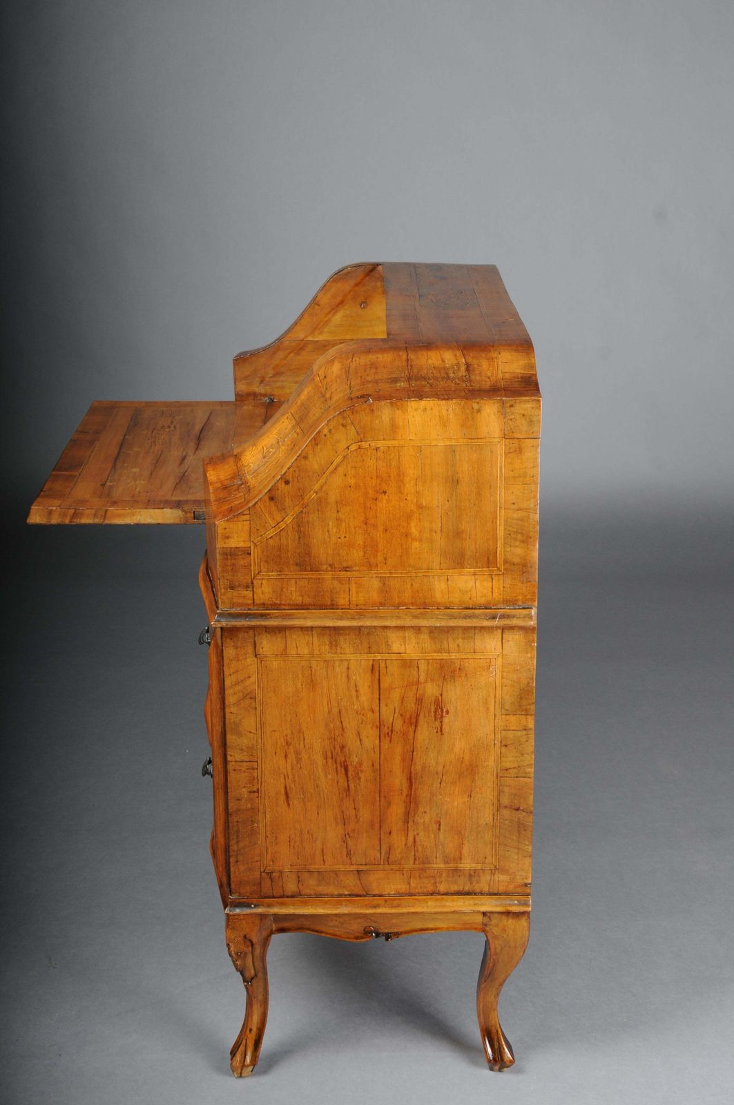 photo furniture Beautiful Antique Slanted Flap Secretary, 20th Century. Walnut Root Veneer.