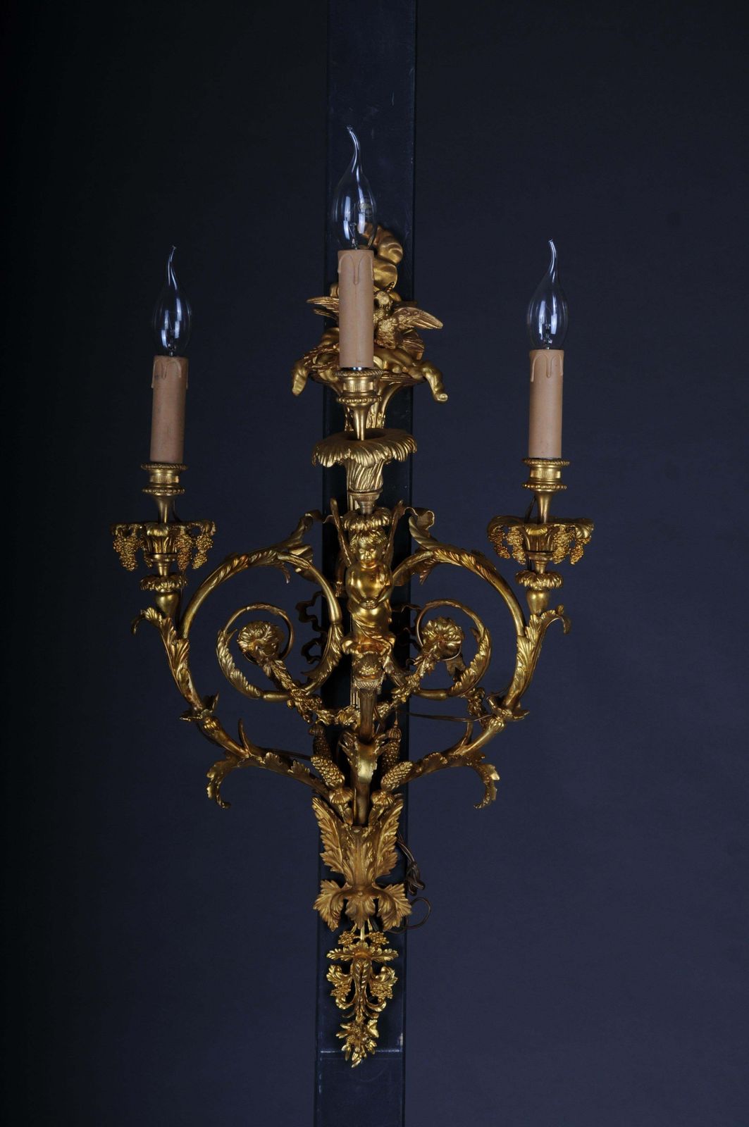 photo vintage Pair Of (2) Bronze Magnificent Sconces, Gilded In Louis XV
