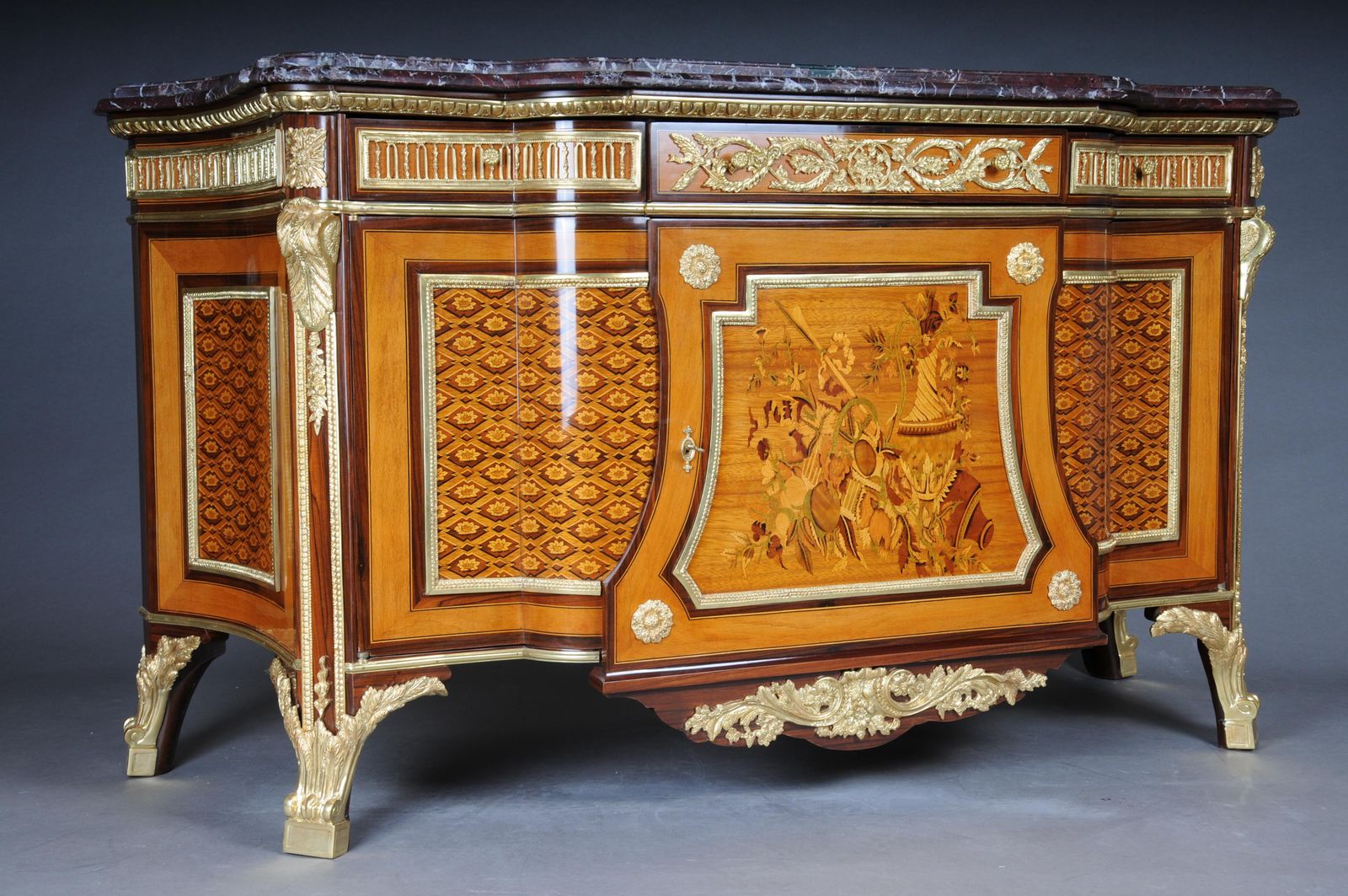 photo vinterior Royal Commode/Chest Of Drawers After Jean Henri Riesener