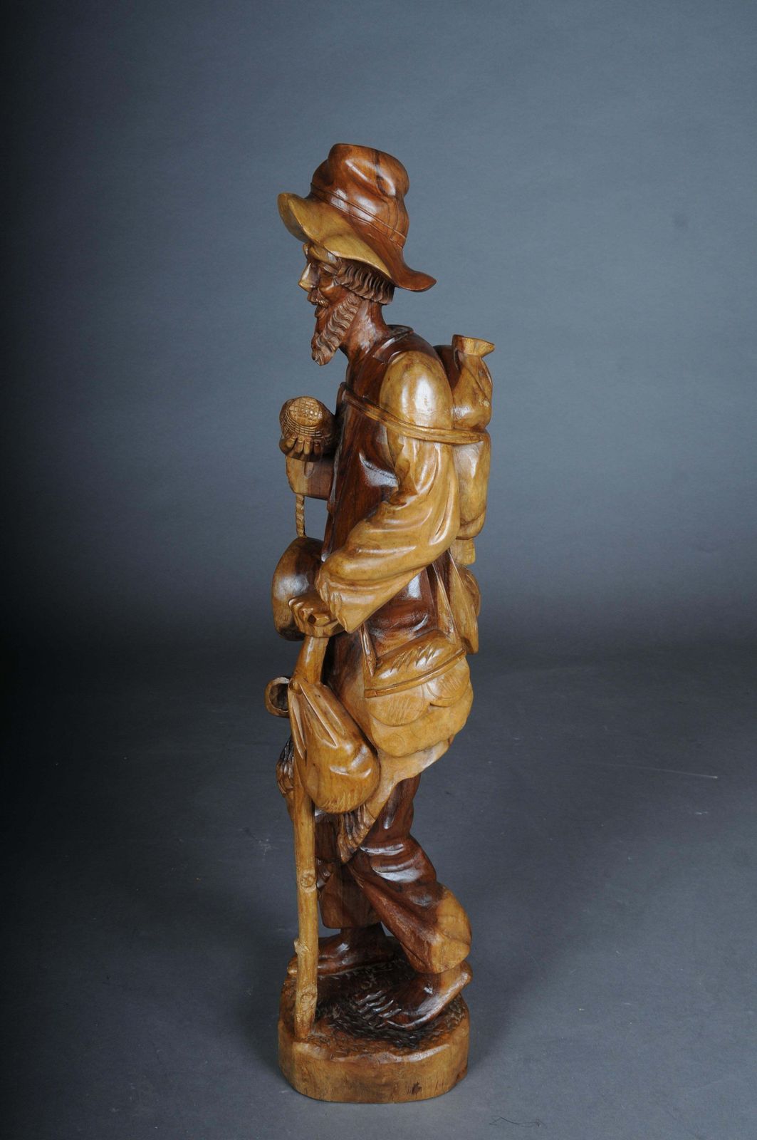 photo vintage 20th Century Wooden Sculpture Walker With Corn On The Cob, South German