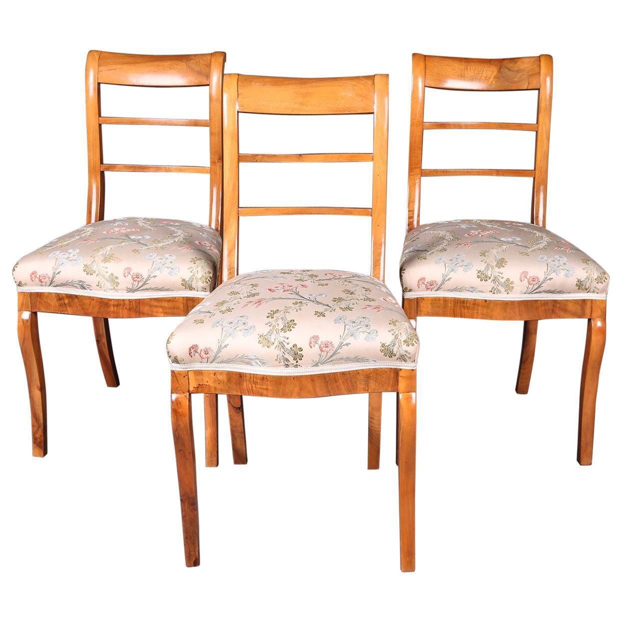 Early 19th Century Three Biedermeier Curved Legs Set Of Chairs
