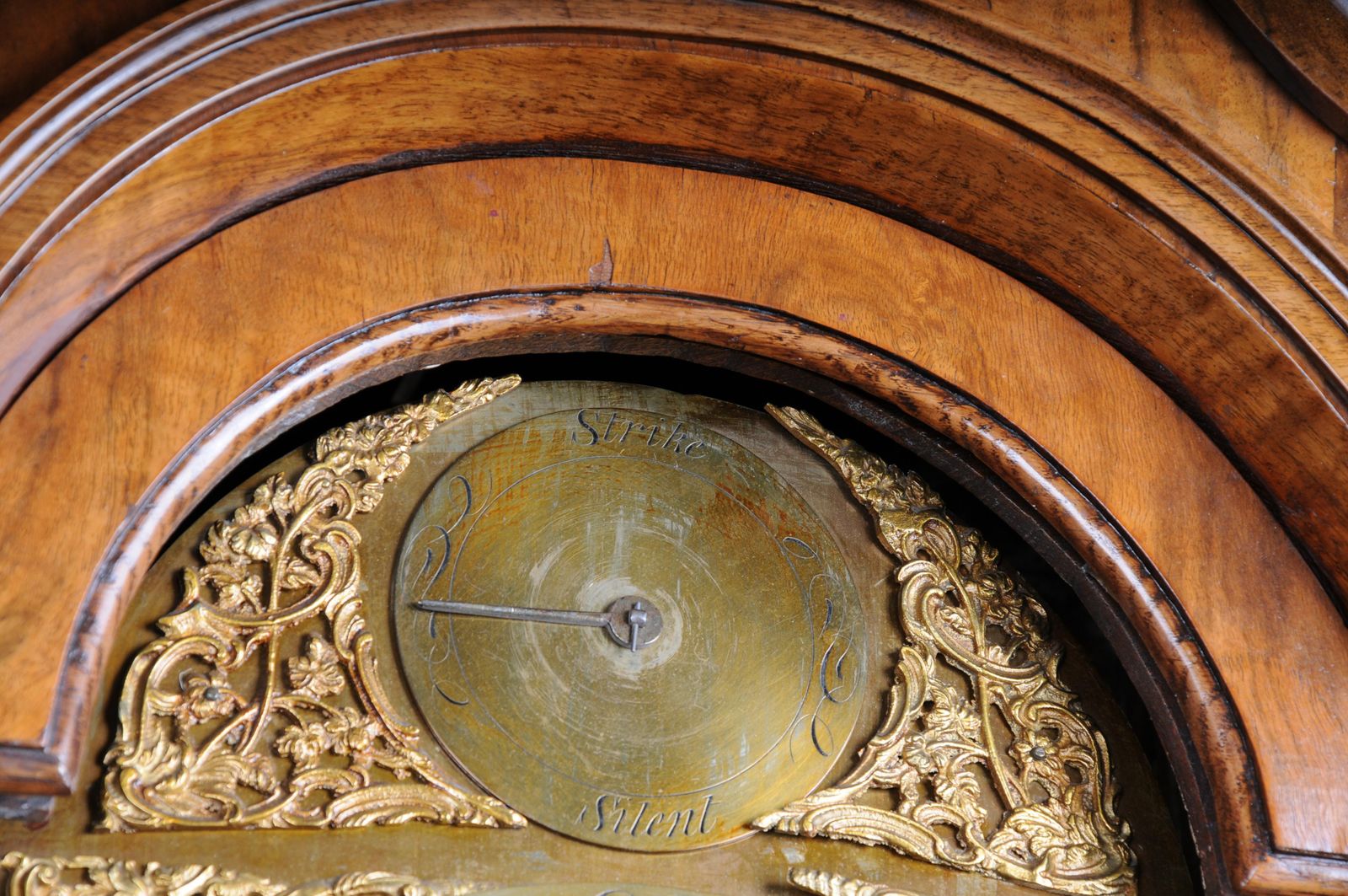photo vinterior Beautiful Antique English Grandfather Clock, Root Wood, 19th Century