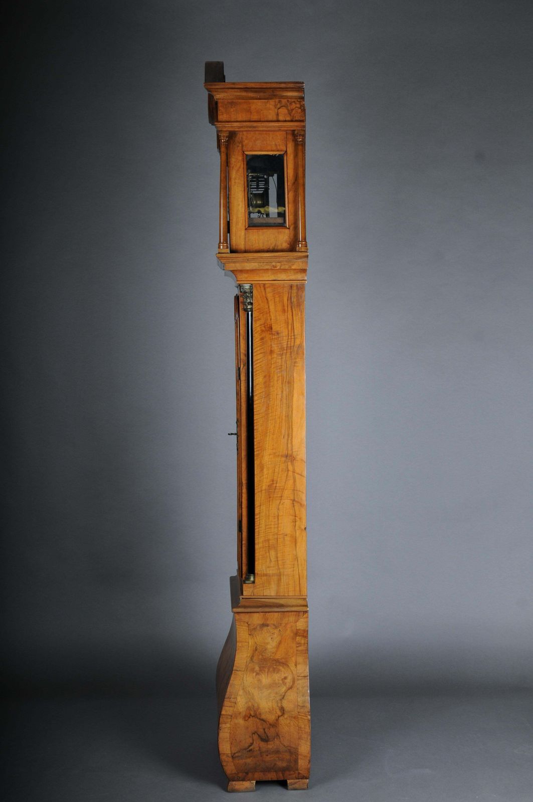photo vintage Beautiful Antique English Grandfather Clock, Root Wood, 19th Century